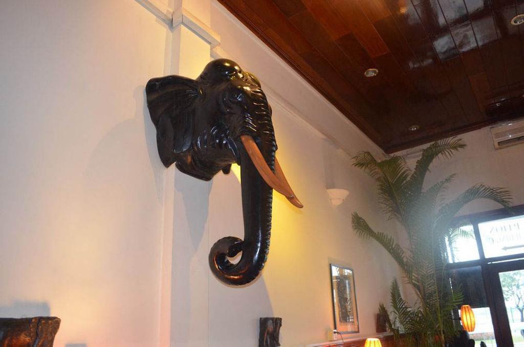 Red Hibiscus Hotel Phnom Penh Esterno foto