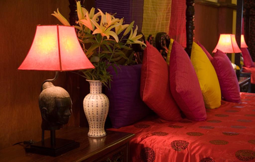 Red Hibiscus Hotel Phnom Penh Esterno foto