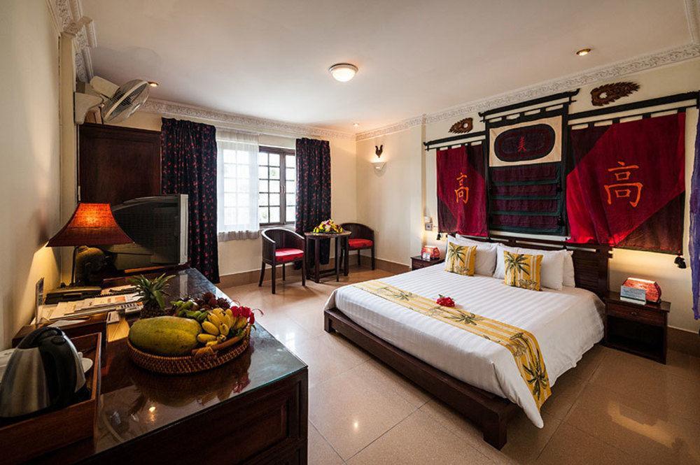 Red Hibiscus Hotel Phnom Penh Esterno foto