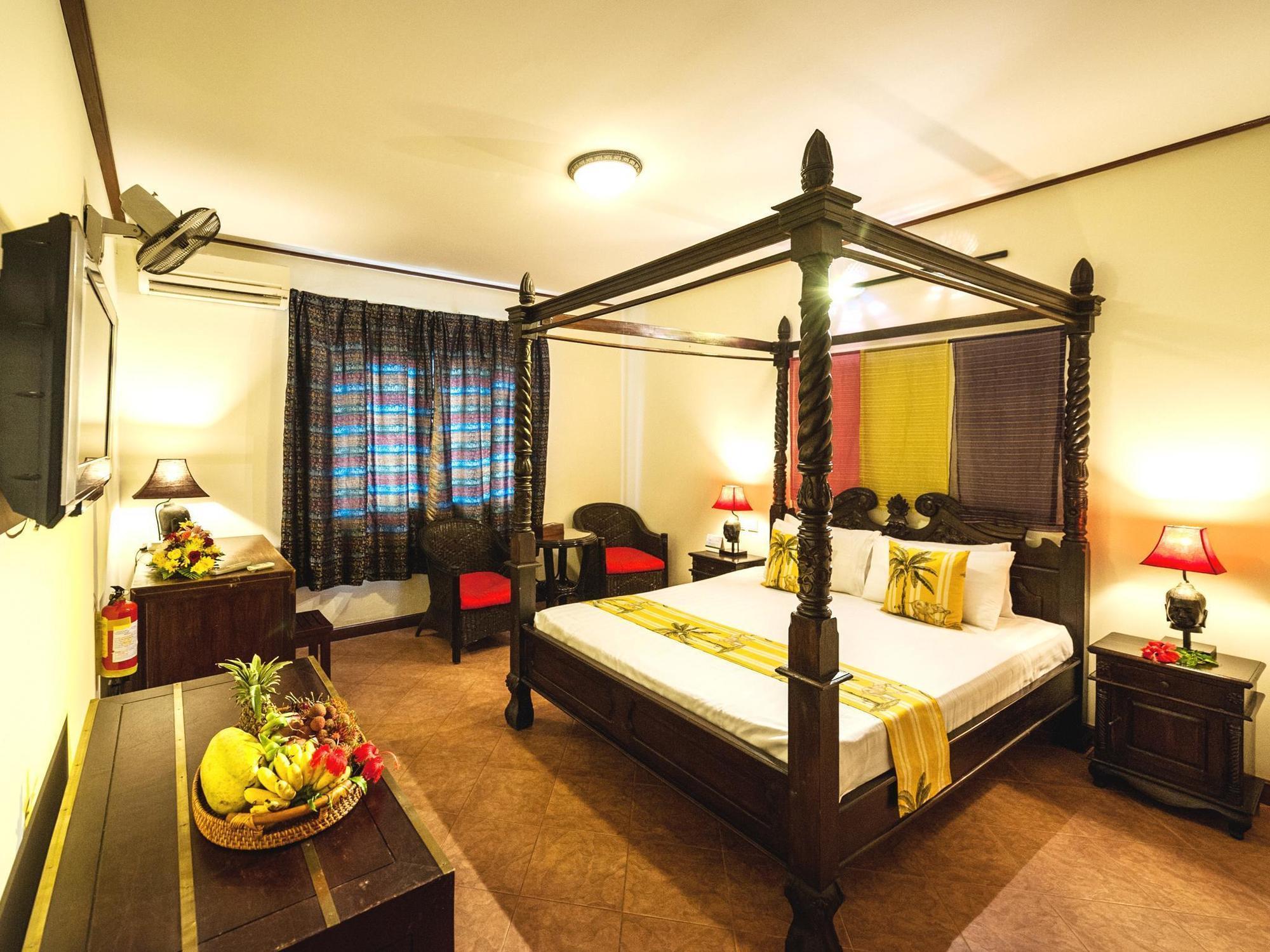 Red Hibiscus Hotel Phnom Penh Esterno foto