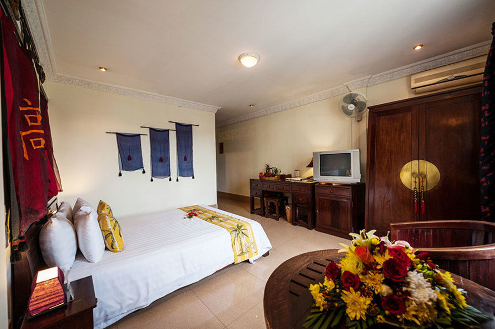 Red Hibiscus Hotel Phnom Penh Esterno foto