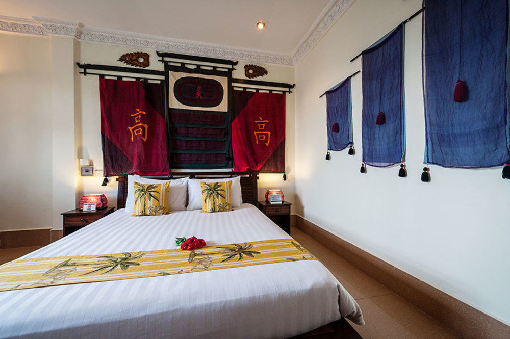 Red Hibiscus Hotel Phnom Penh Esterno foto