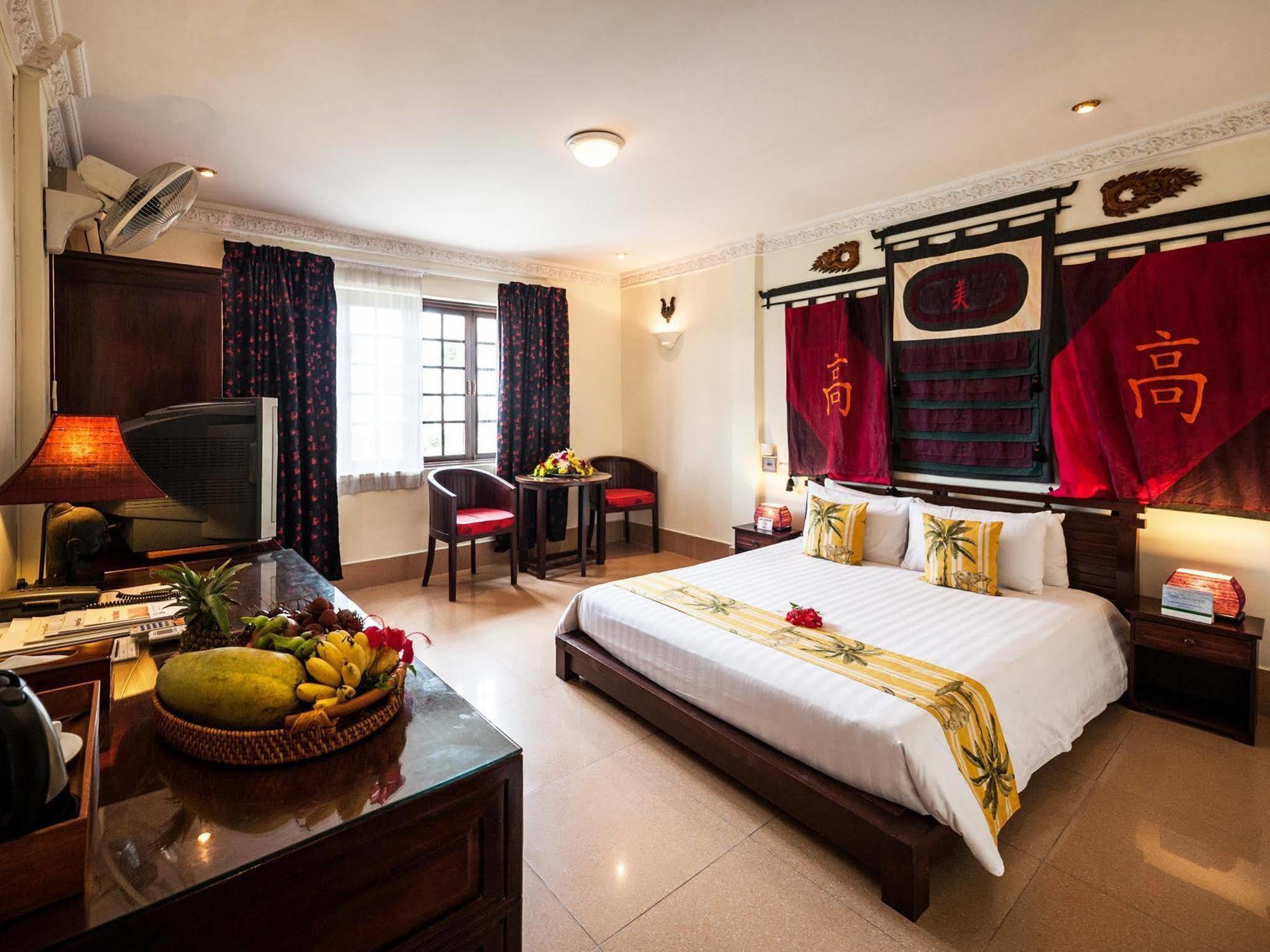 Red Hibiscus Hotel Phnom Penh Esterno foto