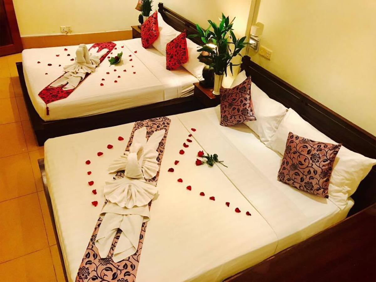 Red Hibiscus Hotel Phnom Penh Esterno foto