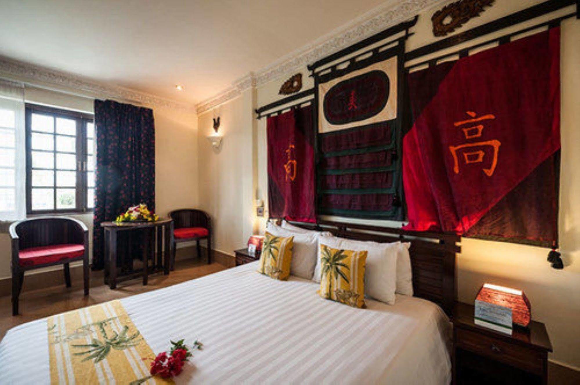 Red Hibiscus Hotel Phnom Penh Esterno foto